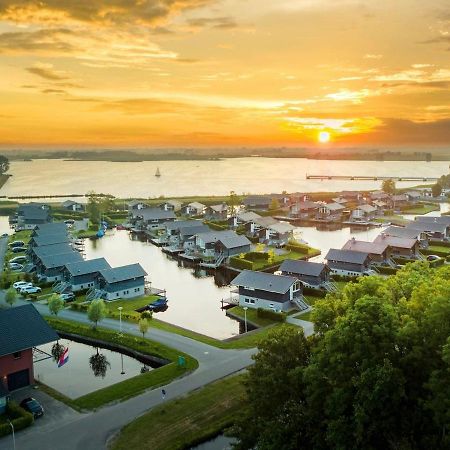 Landal Waterpark Sneekermeer Hotel Terherne Bagian luar foto