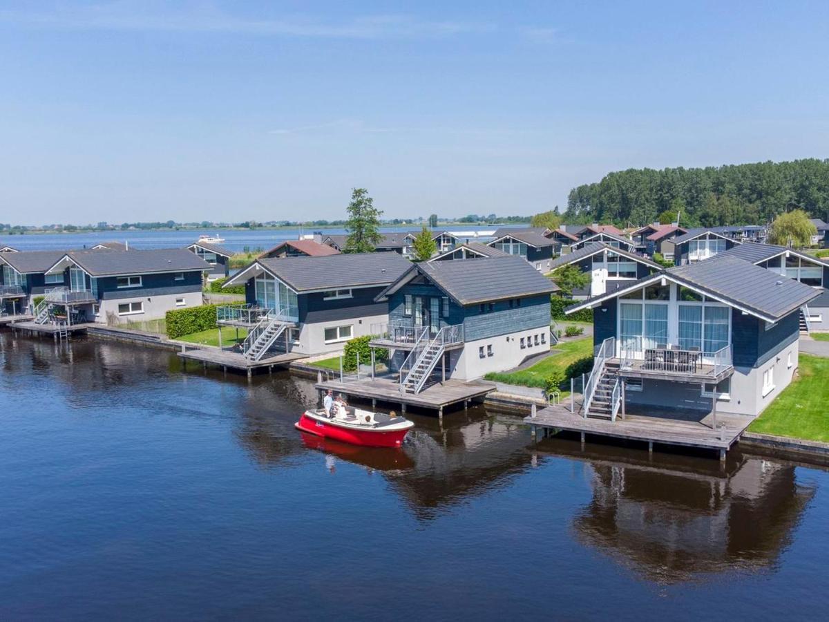 Landal Waterpark Sneekermeer Hotel Terherne Bagian luar foto