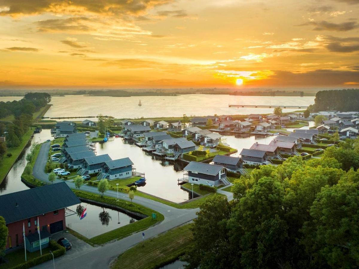 Landal Waterpark Sneekermeer Hotel Terherne Bagian luar foto